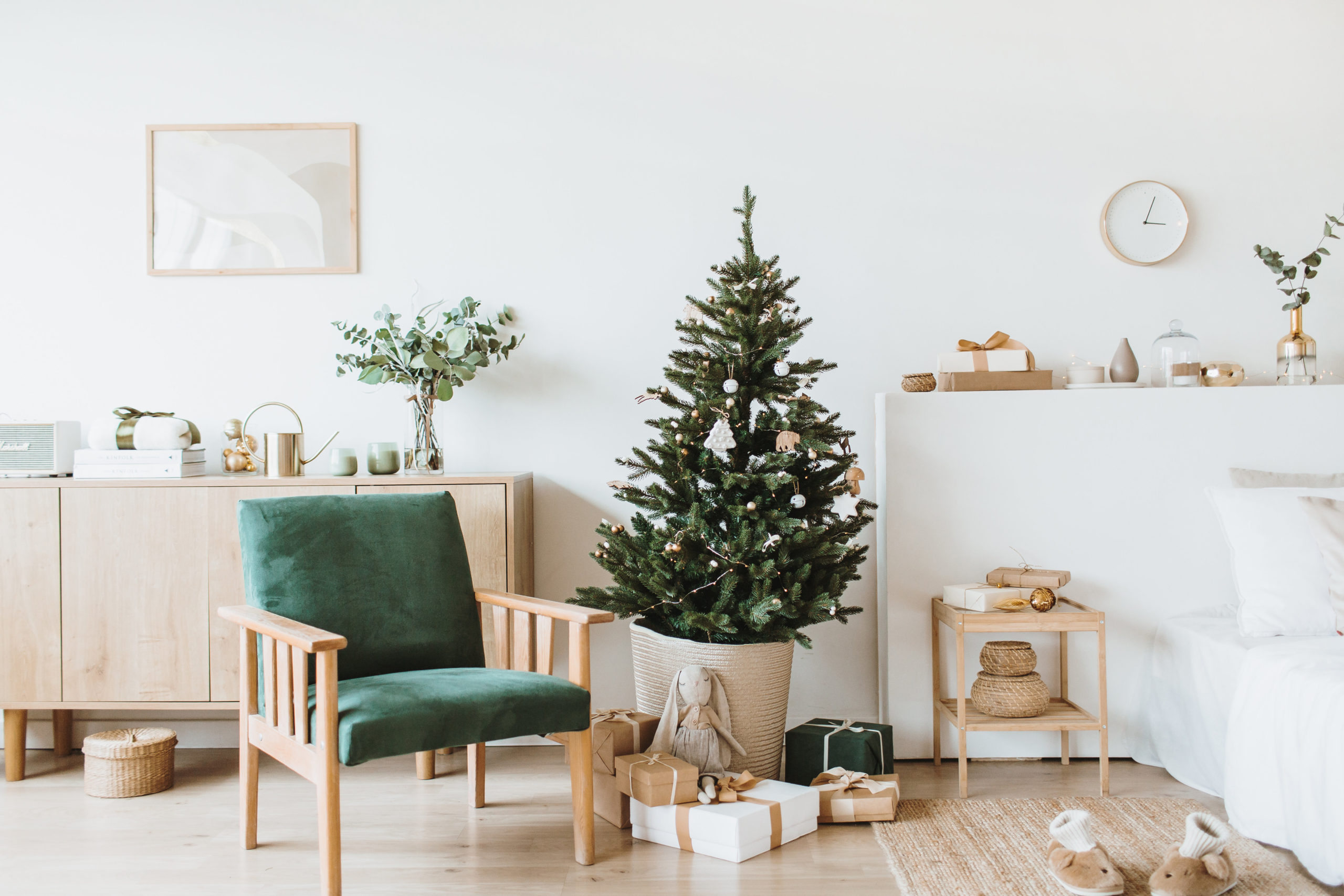 Christmas Decor Do's and Don'ts When Selling Your Home